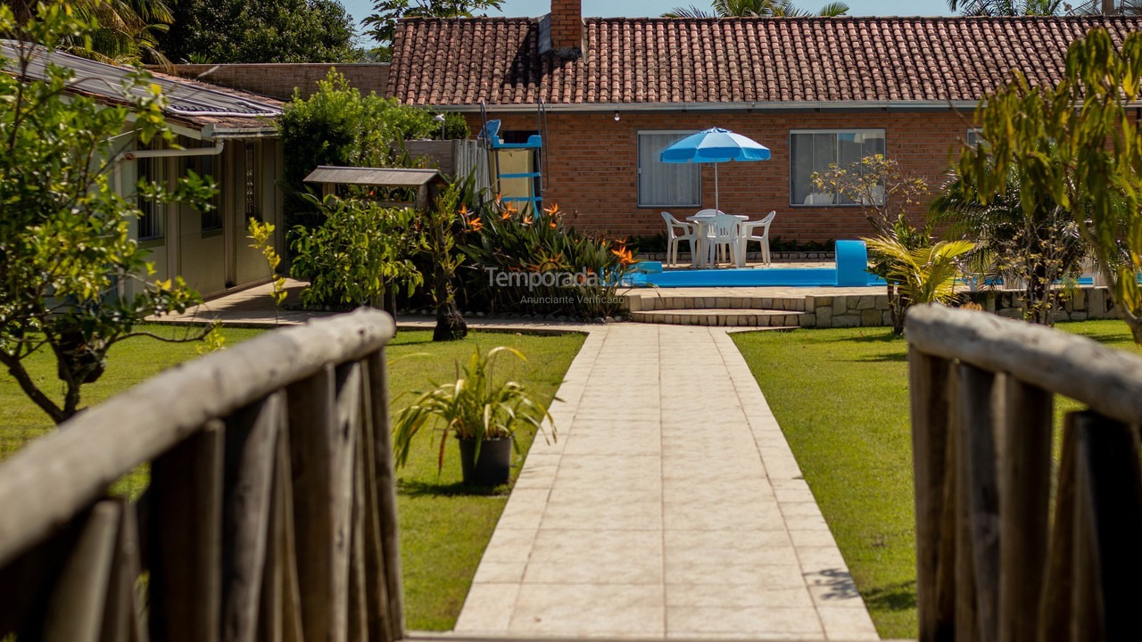 Casa para aluguel de temporada em Penha (Centro)