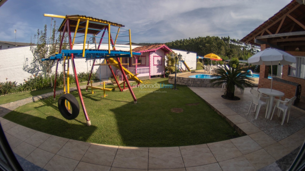 Casa para aluguel de temporada em Penha (Centro)