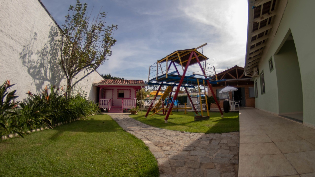 Casa para aluguel de temporada em Penha (Centro)