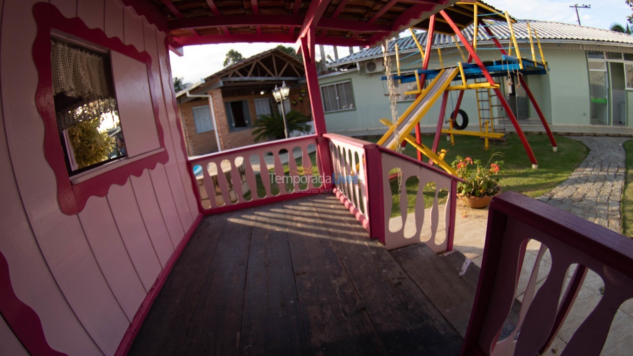 Casa para aluguel de temporada em Penha (Centro)