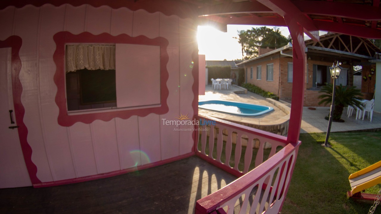 Casa para aluguel de temporada em Penha (Centro)