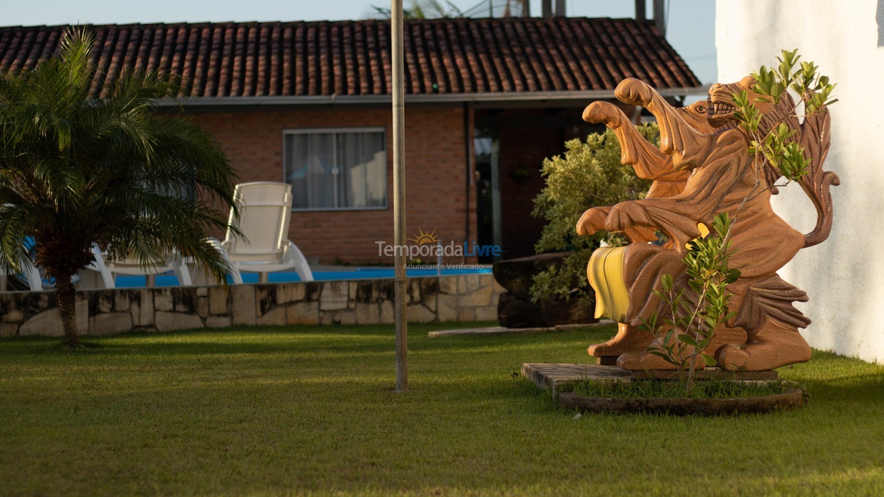 Casa para aluguel de temporada em Penha (Centro)