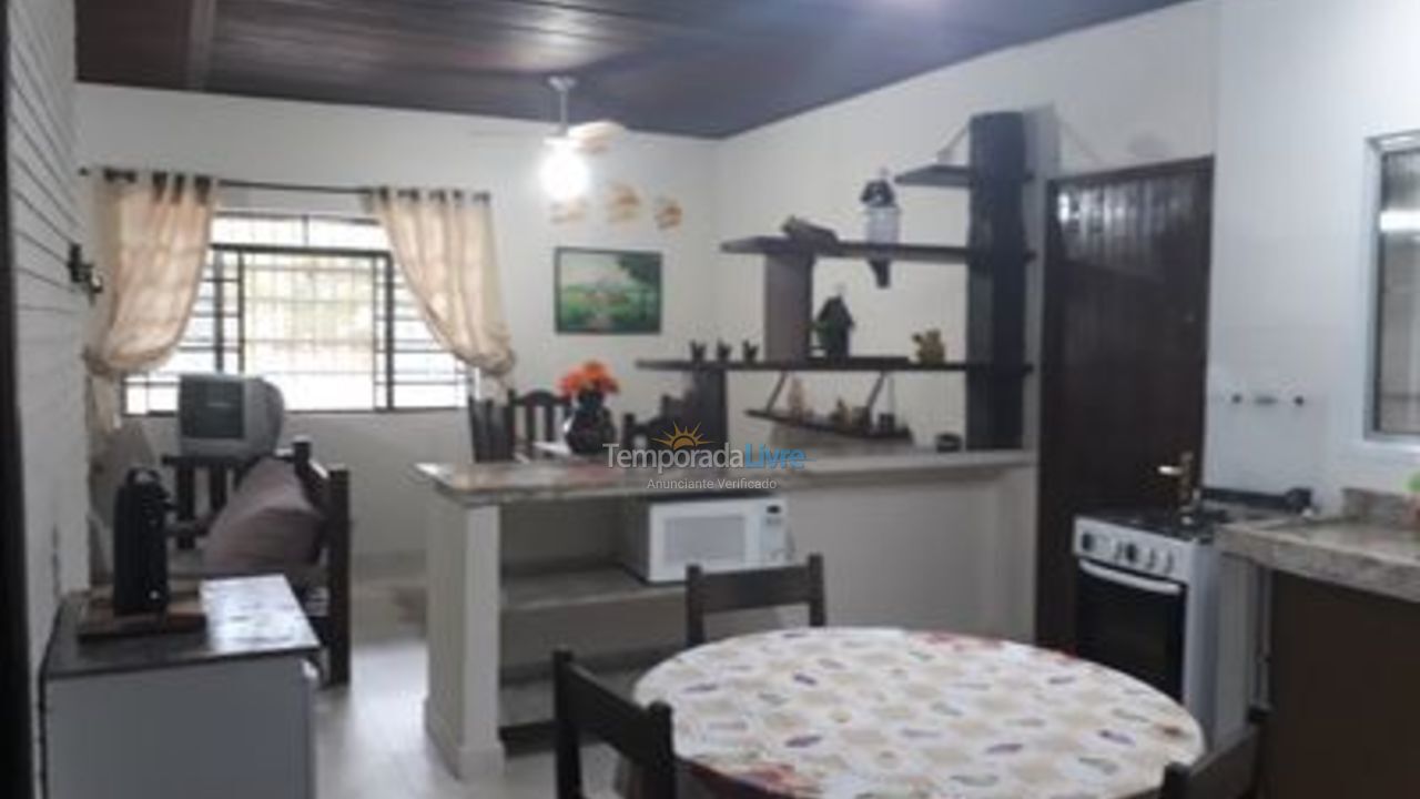 Casa para aluguel de temporada em Ubatuba (Maranduba)