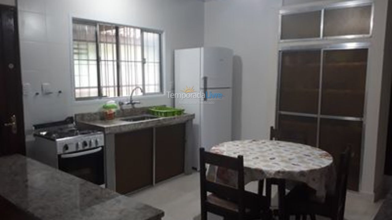 Casa para aluguel de temporada em Ubatuba (Maranduba)