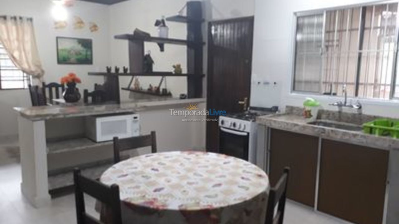 Casa para aluguel de temporada em Ubatuba (Maranduba)