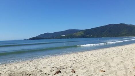 Praia em frente ao acesso da casa (tirada pelo proprietário)