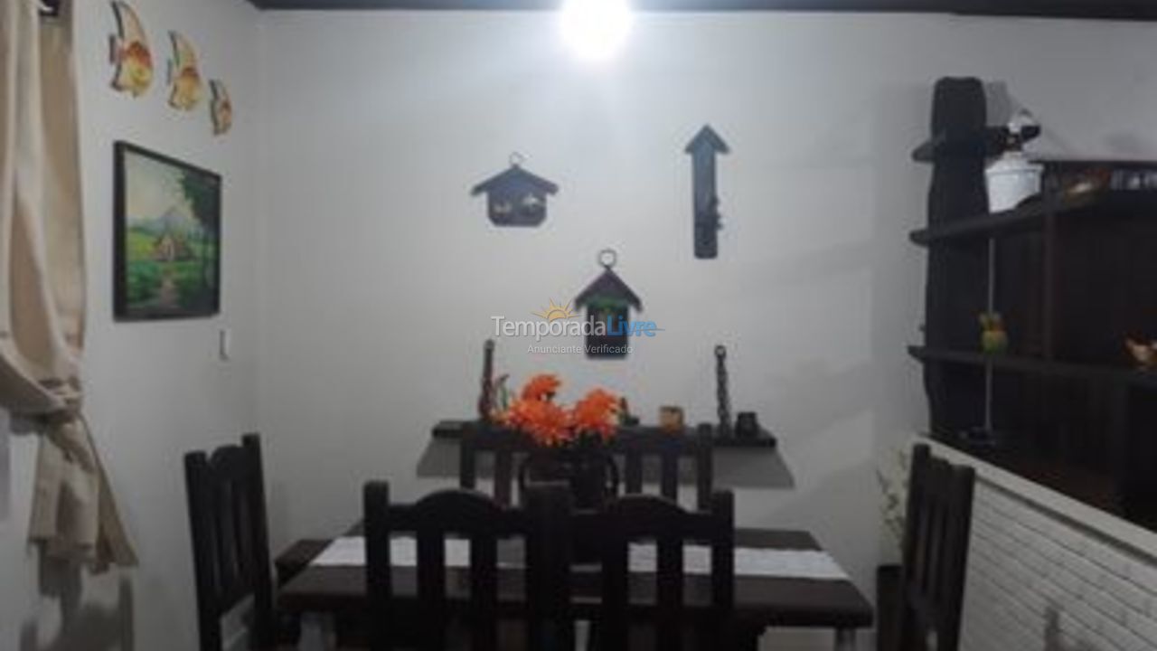 Casa para aluguel de temporada em Ubatuba (Maranduba)