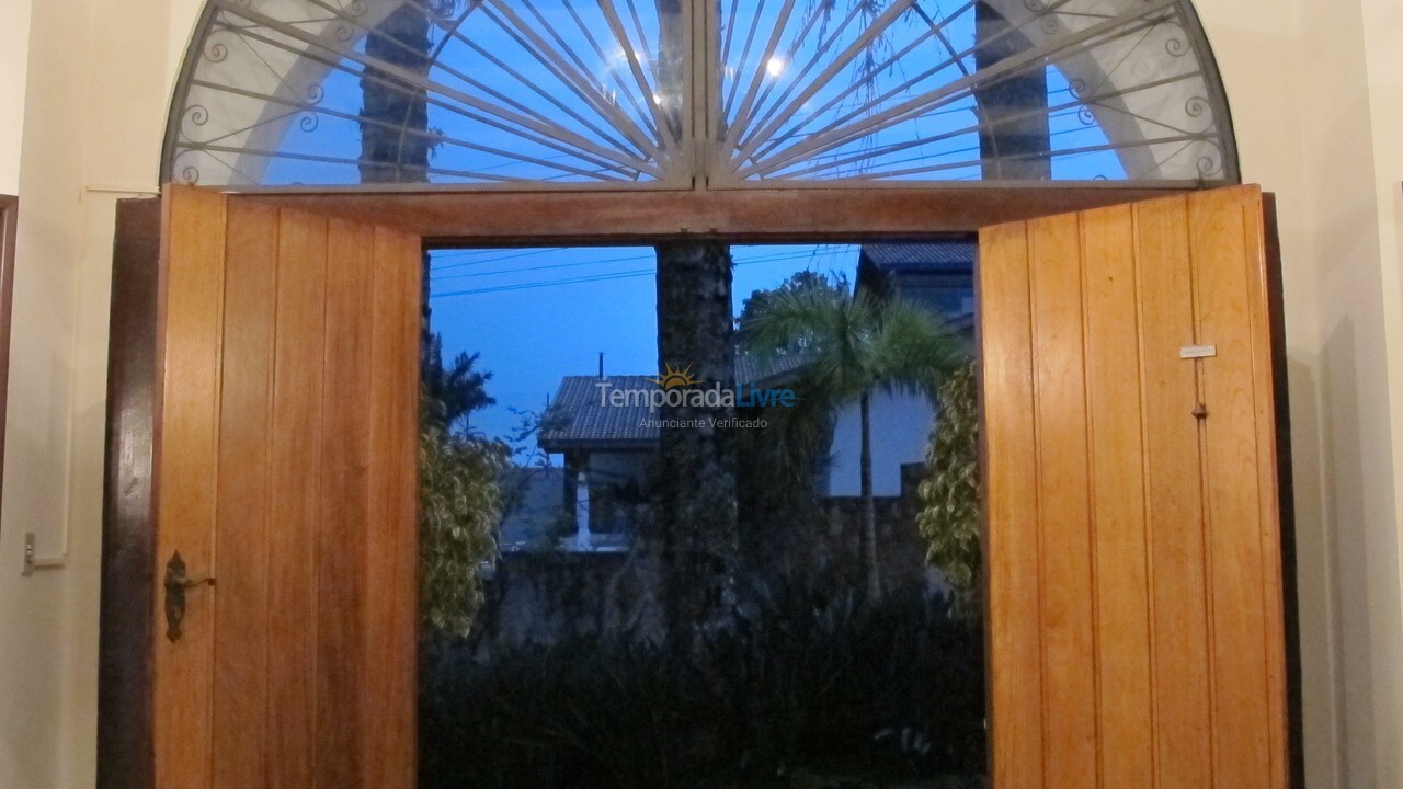 Casa para alquiler de vacaciones em Ubatuba (Praia da Santa Rita)