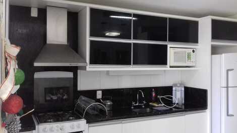 APARTAMENTO FRENTE MAR COM PISCINA!