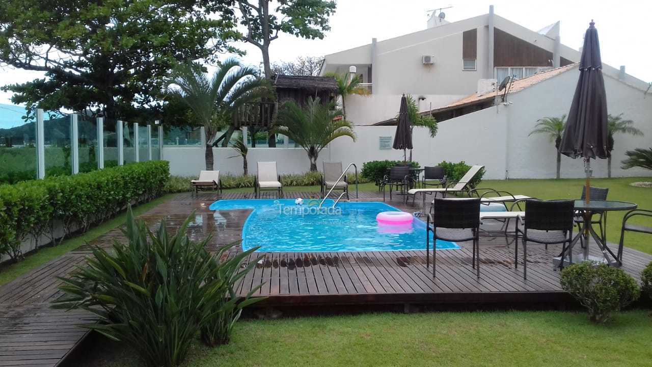 Apartamento para aluguel de temporada em Florianópolis (Cachoeira do Bom Jesus)