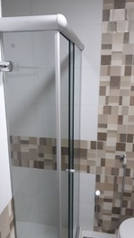 Condomínio,entre as praias Batuba Beach e Back Door.