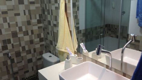 Condomínio,entre as praias Batuba Beach e Back Door.