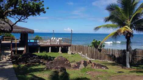 Condomínio,entre as praias Batuba Beach e Back Door.
