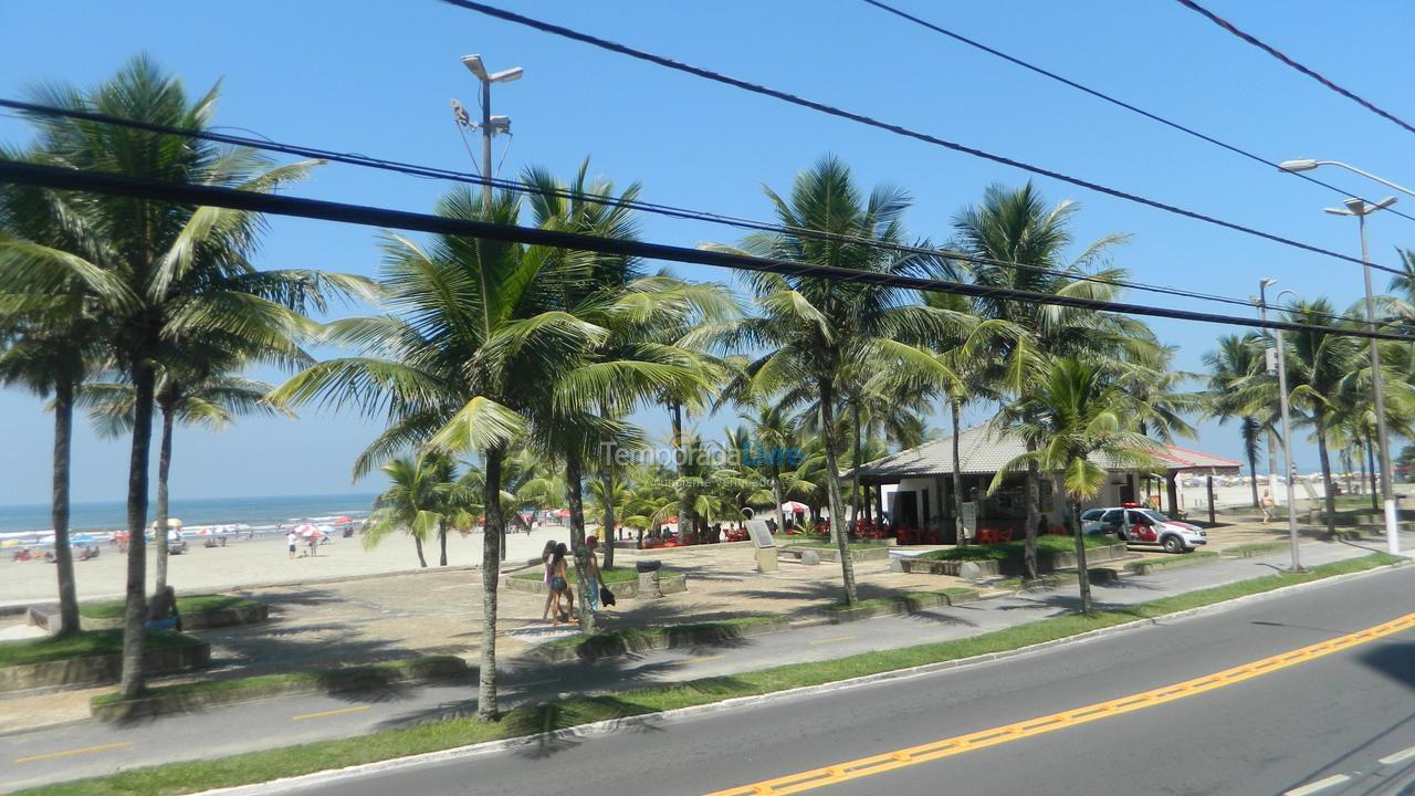 Apartment for vacation rental in Praia Grande (Vila Tupi)