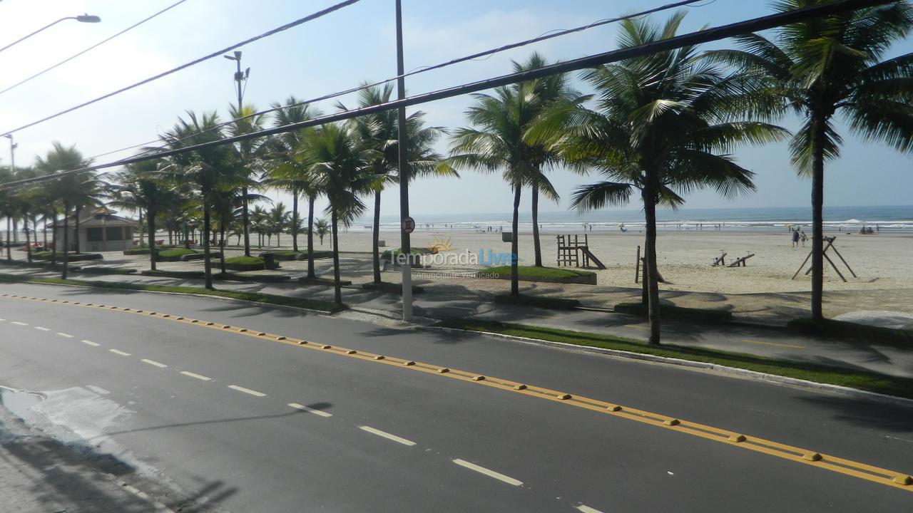 Apartment for vacation rental in Praia Grande (Vila Tupi)