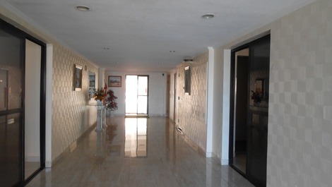 Apartamento com vista para o Mar - V. Guilhermina - 50 mts da Praia