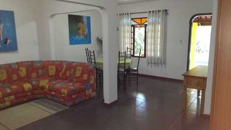 LINDA CASA EM BALNEÁRIO CAMBORIÚ/SC