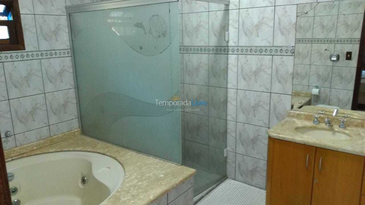 Casa para aluguel de temporada em Balneário Camboriú (Vila Real)