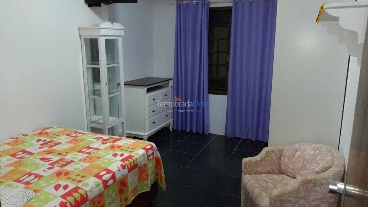 Casa para aluguel de temporada em Balneário Camboriú (Vila Real)
