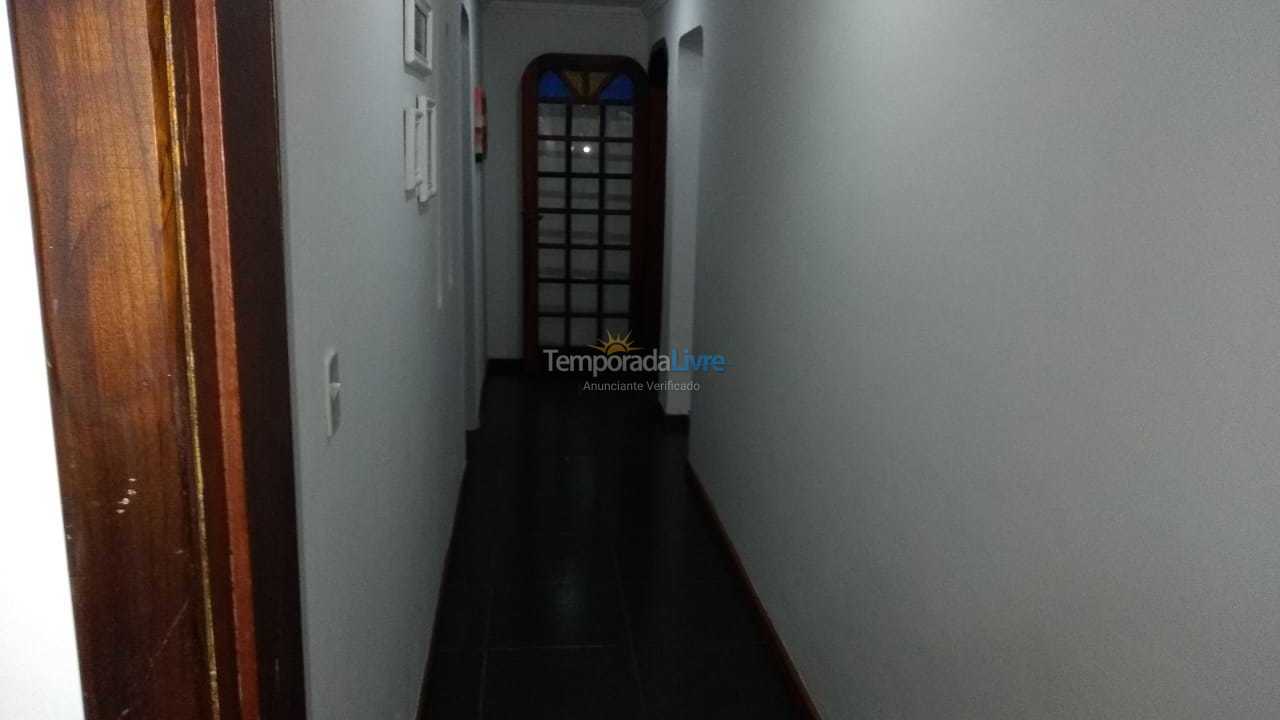 Casa para aluguel de temporada em Balneário Camboriú (Vila Real)