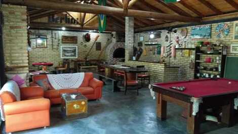 LINDA CASA EM BALNEÁRIO CAMBORIÚ/SC