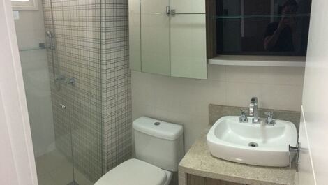 CONFORTÁVEL APARTAMENTO FRENTE AO MAR