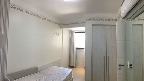 CONFORTÁVEL APARTAMENTO FRENTE AO MAR