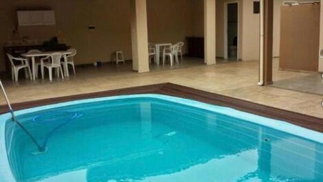 CASA COM PISCINA PARA LOCAÇÃO TEMPORADA