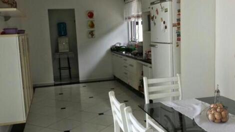 CASA COM PISCINA PARA LOCAÇÃO TEMPORADA