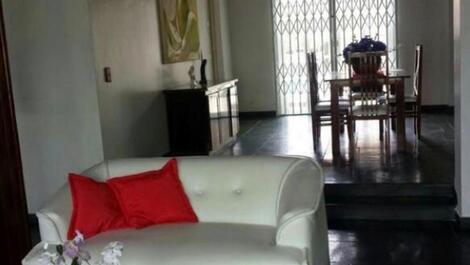 CASA COM PISCINA PARA LOCAÇÃO TEMPORADA