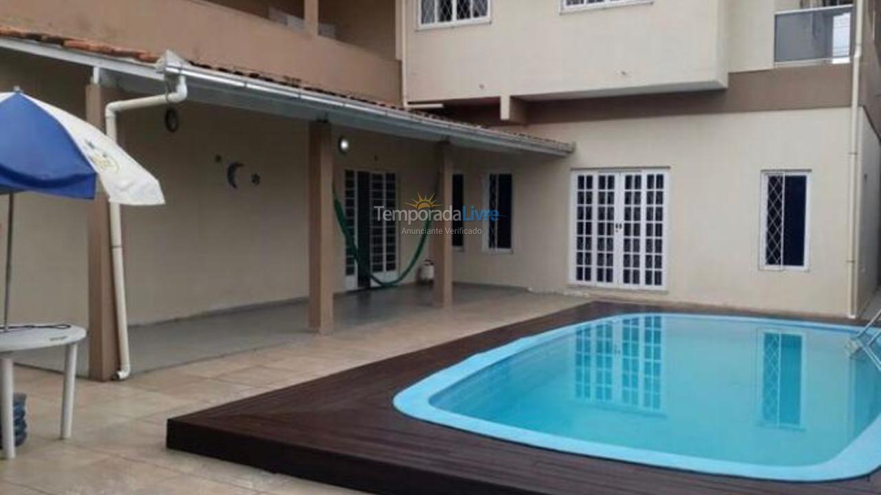 Casa para aluguel de temporada em Balneário Camboriú (Praia Central)