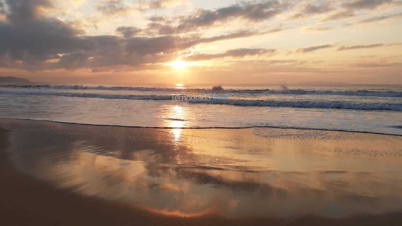 Casa para aluguel de temporada em Bombinhas (Canto Grande)
