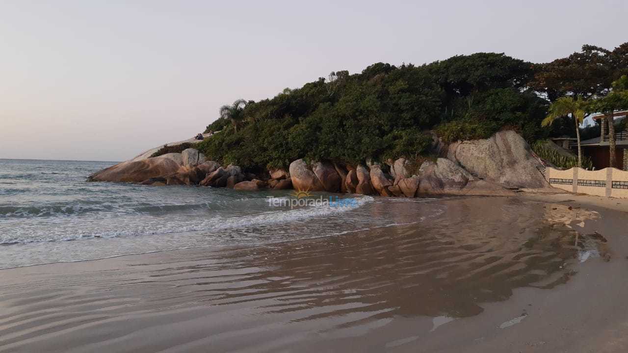 Casa para aluguel de temporada em Bombinhas (Canto Grande)