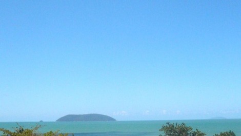 Beautiful House 50m from the beach, gated community - Holds 50 people