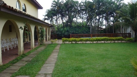 Beautiful House 50m from the beach, gated community - Holds 50 people