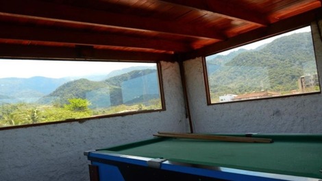 Beautiful House 50m from the beach, gated community - Holds 50 people