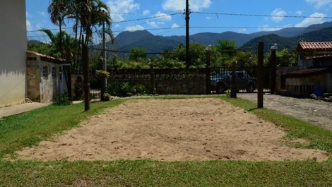 Beautiful House 50m from the beach, gated community - Holds 50 people