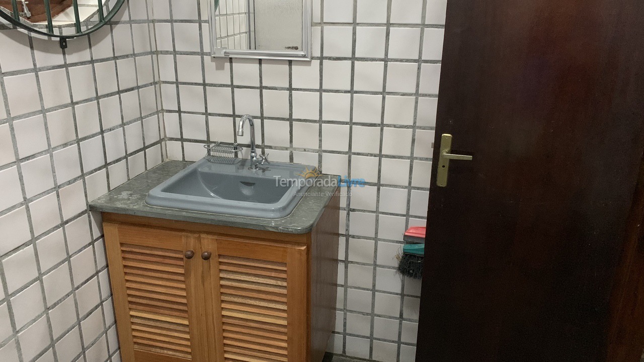 Casa para aluguel de temporada em Ubatuba (Praia das Toninhas)