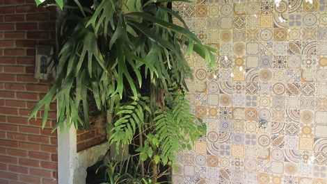 Beach house in Guaratuba "Costa do Sol condominium" next to the beach.