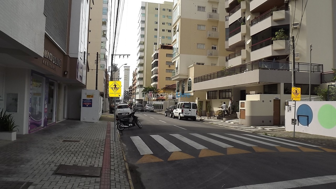 Apartamento para alquiler de vacaciones em Itapema (Meia Praia)