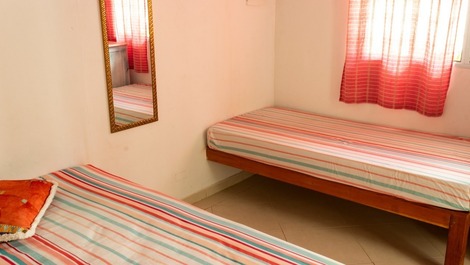 Building with two suites in Toninhas, Ubatuba. Family Nook