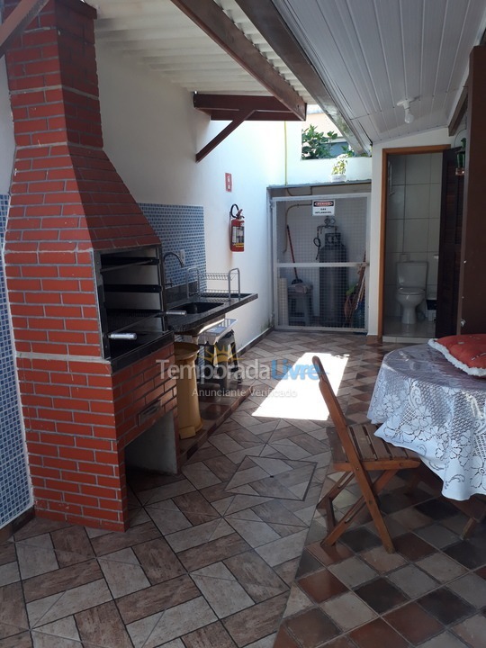 House for vacation rental in Ubatuba (Praia das Toninhas)