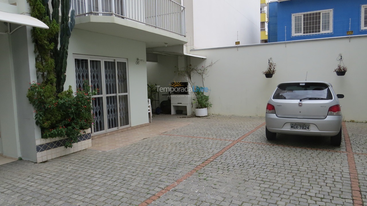 Apartamento para aluguel de temporada em Balneário Camboriú (Praia Central)