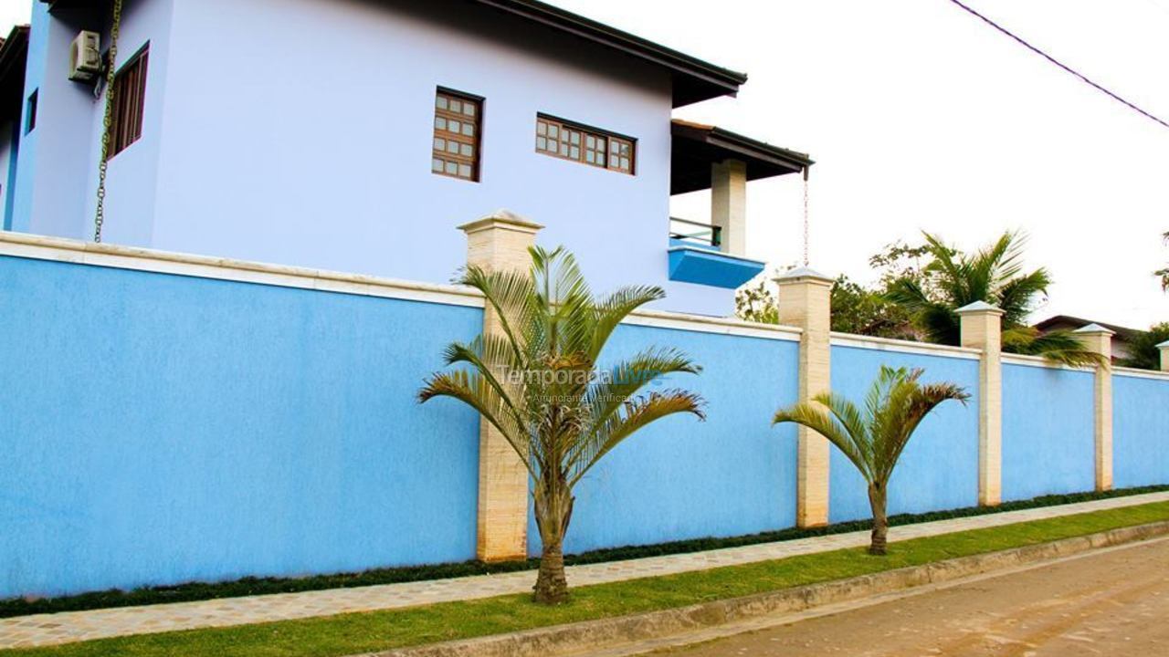 Casa para alquiler de vacaciones em Caraguatatuba (Massaguaçu)