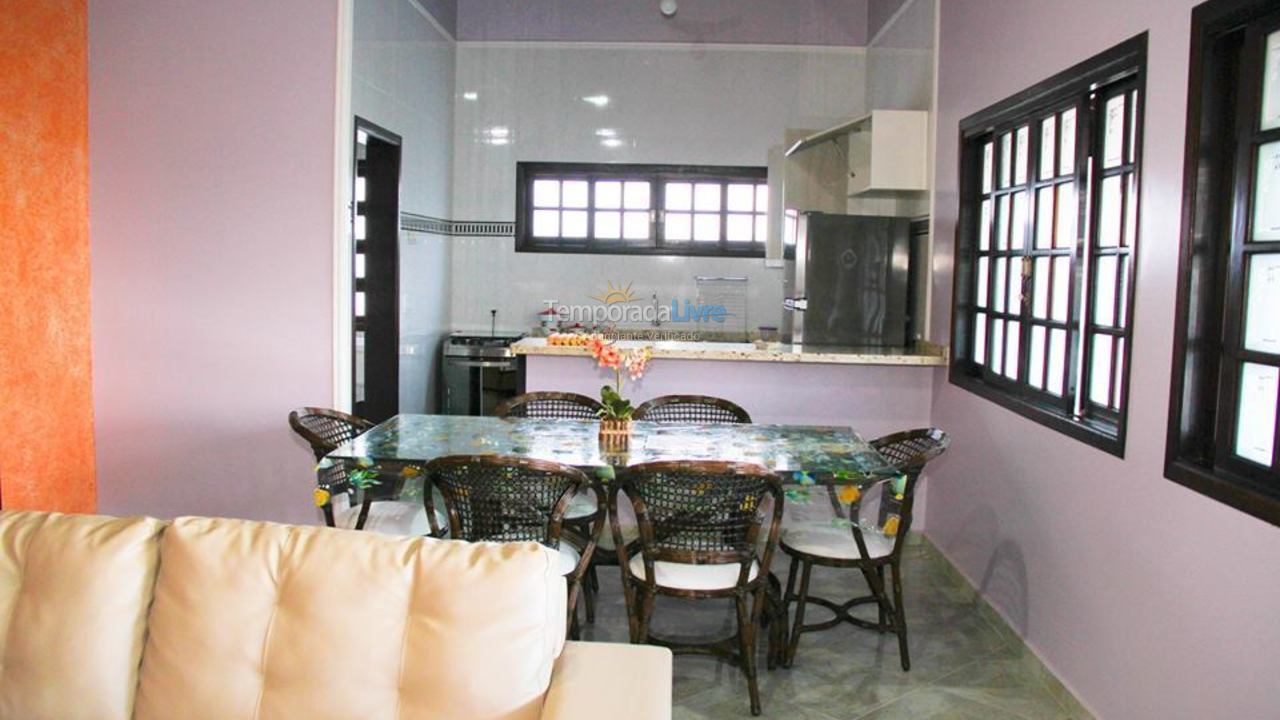 Casa para alquiler de vacaciones em Caraguatatuba (Massaguaçu)