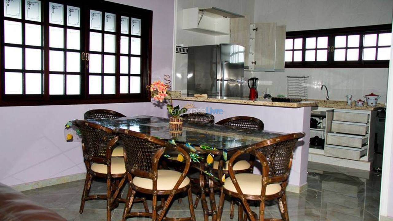 Casa para alquiler de vacaciones em Caraguatatuba (Massaguaçu)