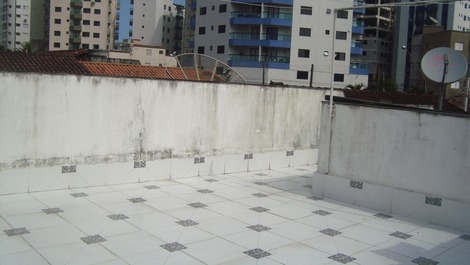 CASA OCIAN, TRES DORMTS, WIFI, 4 VAGAS GARAGEM, PERTO MAR