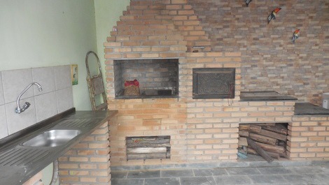 Foto Frontal da churrasqueira