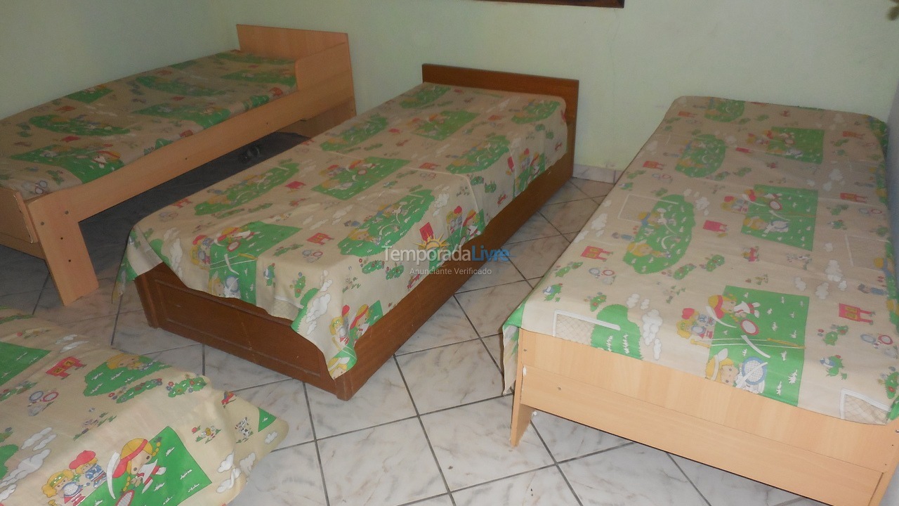 Casa para aluguel de temporada em Caraguatatuba (Massaguaçu)