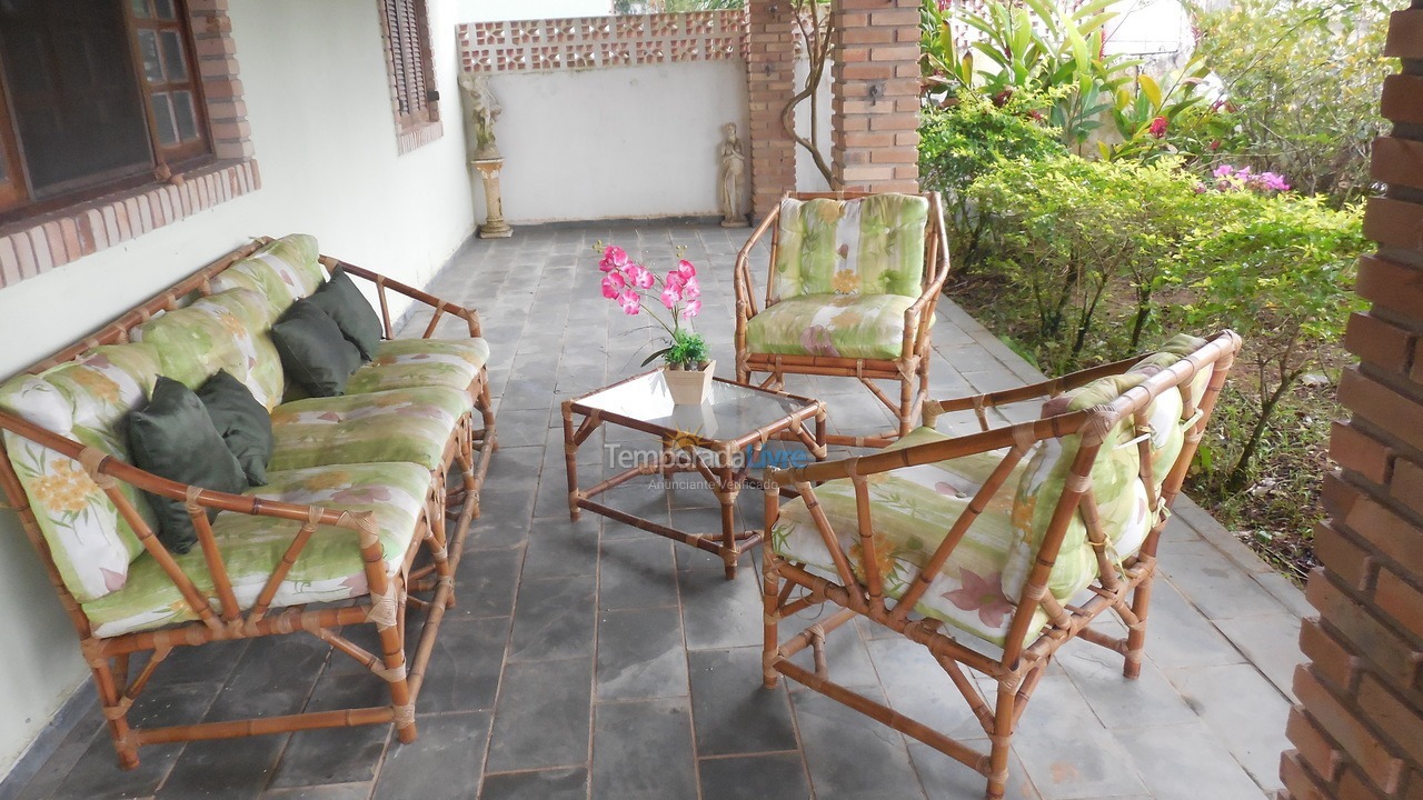 Casa para aluguel de temporada em Caraguatatuba (Massaguaçu)